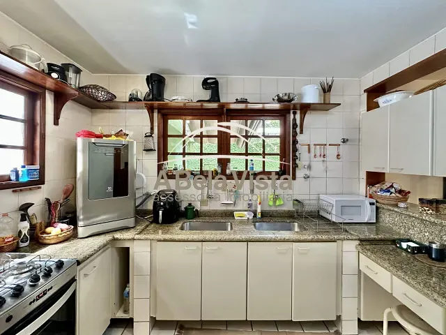 Casa com 360m² 3 quartos e 3 banheiros, à venda, no bairro São Paulo II em Cotia