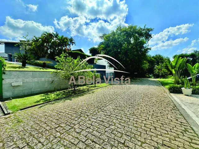 Casa com 1000m² 4 quartos e 5 banheiros, à venda, no bairro Granja Viana II em Cotia