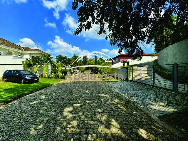 Casa com 1000m² 4 quartos e 5 banheiros, à venda, no bairro Granja Viana II em Cotia