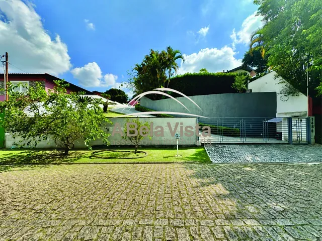 Casa com 1000m² 4 quartos e 5 banheiros, à venda, no bairro Granja Viana II em Cotia
