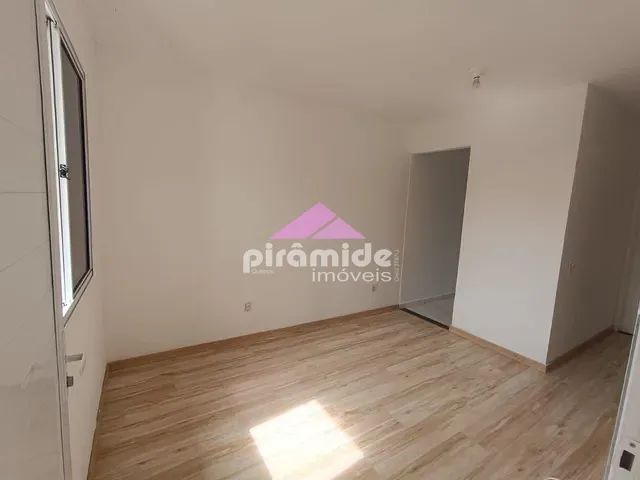 Casa com 64m² 2 quartos e 1 banheiro, à venda, no bairro Jardim Layr em Mogi das Cruzes