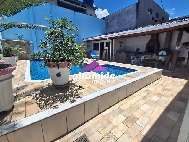 Casa 3 quartos e 3 banheiros, à venda, no bairro Praia das Palmeiras em Caraguatatuba
