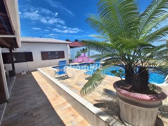 Casa 3 quartos e 3 banheiros, à venda, no bairro Praia das Palmeiras em Caraguatatuba