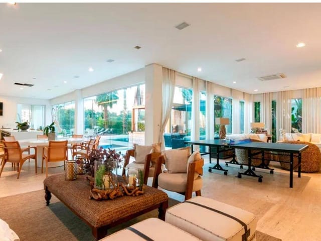 Casa com 1200m² 5 quartos e 8 banheiros, à venda, no bairro Tamboré em Santana de Parnaíba