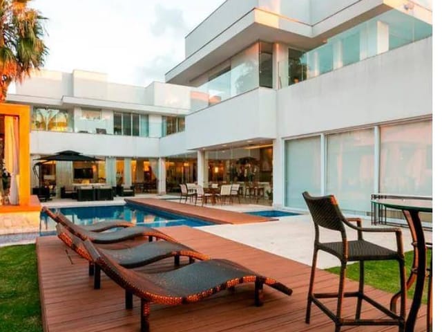 Casa com 1200m² 5 quartos e 8 banheiros, à venda, no bairro Tamboré em Santana de Parnaíba