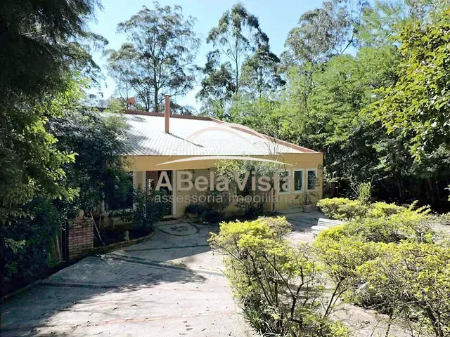 Casa 2 quartos e 4 banheiros, à venda, no bairro Moinho Velho em Embu das Artes