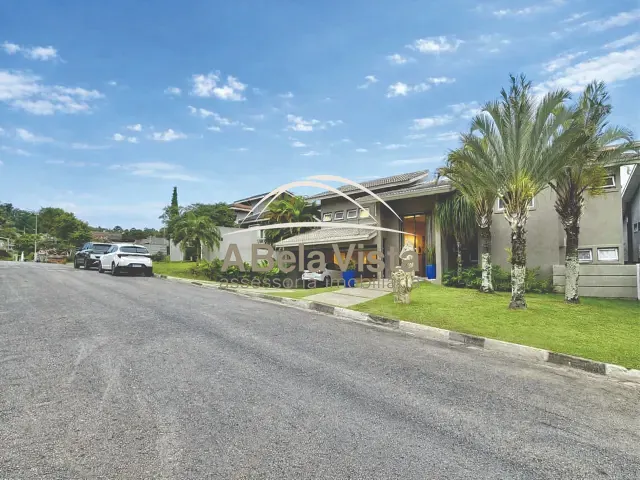Casa com 681m² 4 quartos e 7 banheiros, à venda, no bairro Jardim Indaiá em Embu das Artes