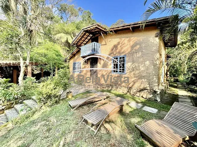 Casa com 4199m² 3 quartos e 4 banheiros, à venda, no bairro Moinho Velho em Embu das Artes