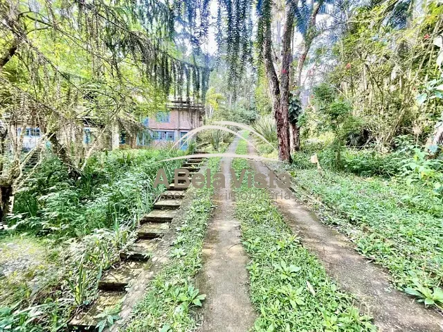 Casa com 4199m² 3 quartos e 4 banheiros, à venda, no bairro Moinho Velho em Embu das Artes