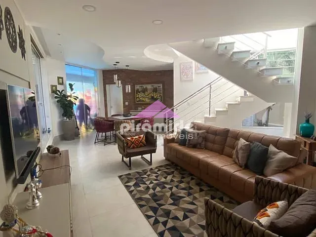 Casa com 250m² 4 quartos e 4 banheiros, à venda, no bairro Urbanova em São José dos Campos