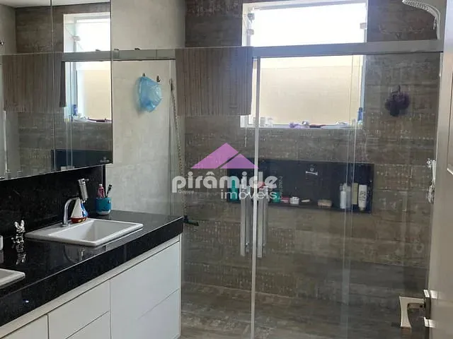 Casa com 250m² 4 quartos e 4 banheiros, à venda, no bairro Urbanova em São José dos Campos