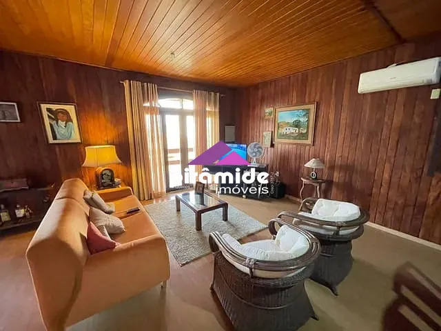 Casa 4 quartos e 2 banheiros, à venda, no bairro Massaguaçu em Caraguatatuba