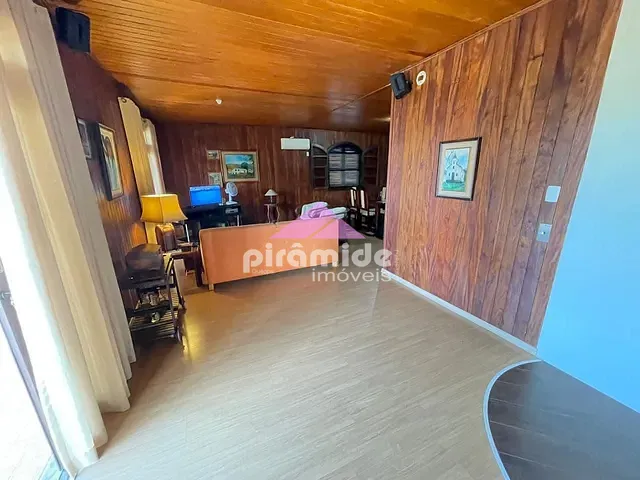 Casa 4 quartos e 2 banheiros, à venda, no bairro Massaguaçu em Caraguatatuba