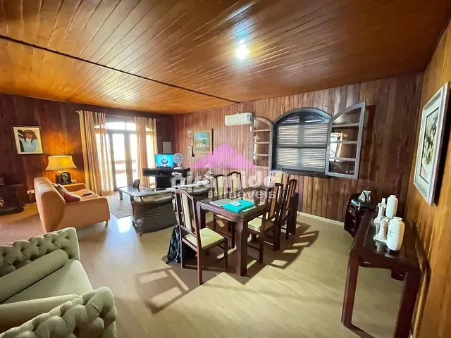 Casa 4 quartos e 2 banheiros, à venda, no bairro Massaguaçu em Caraguatatuba