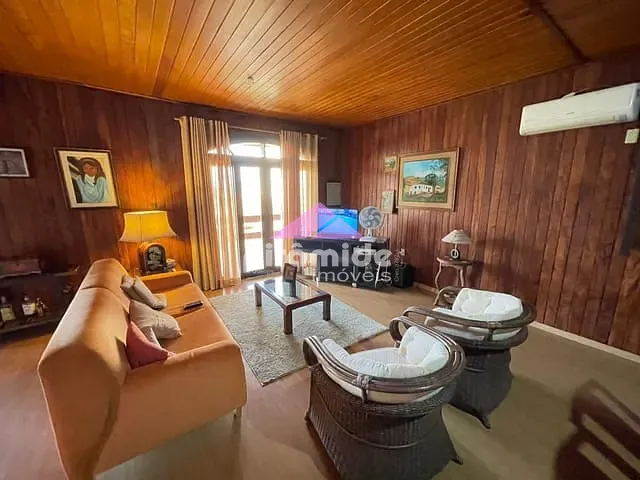 Casa 4 quartos e 2 banheiros, à venda, no bairro Massaguaçu em Caraguatatuba
