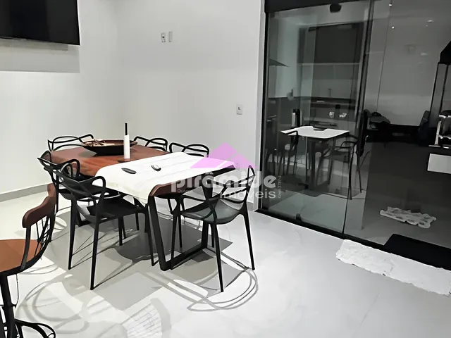 Casa com 122m² 2 quartos e 2 banheiros, à venda, no bairro Eugênio de Mello em São José dos Campos