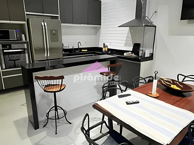 Casa com 122m² 2 quartos e 2 banheiros, à venda, no bairro Eugênio de Mello em São José dos Campos