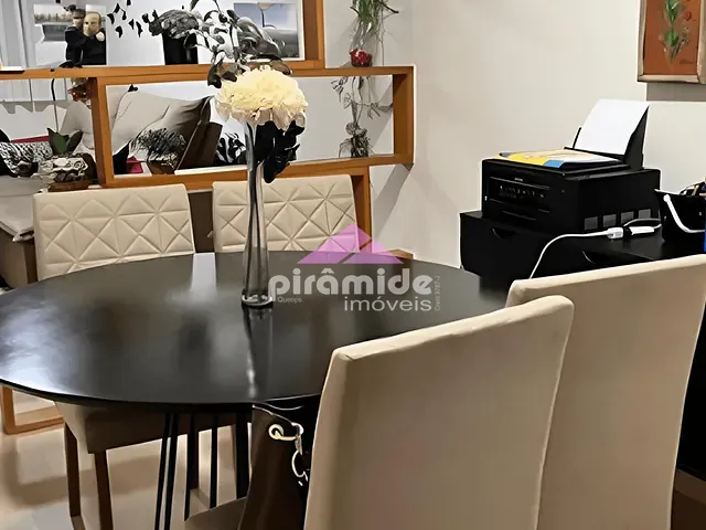 Casa com 122m² 2 quartos e 2 banheiros, à venda, no bairro Eugênio de Mello em São José dos Campos
