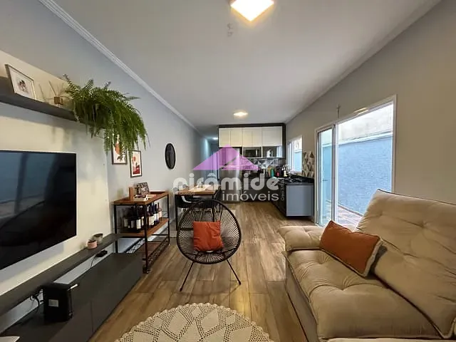 Casa com 125m² 2 quartos e 2 banheiros, à venda, no bairro Residencial Ana Maria em São José dos Campos