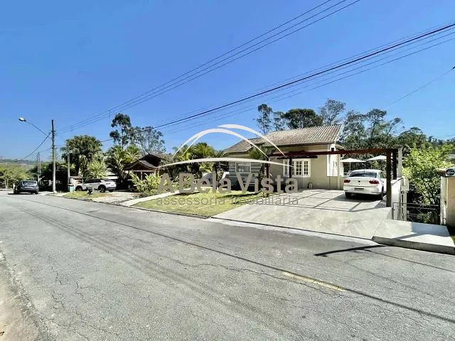 Casa com 1016m² 5 quartos e 5 banheiros, à venda, no bairro Jardim do Golf I em Jandira