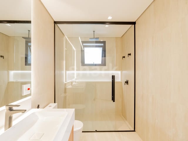 Casa com 840m² 5 quartos e 8 banheiros, à venda, no bairro Alphaville Residencial Dois em Barueri