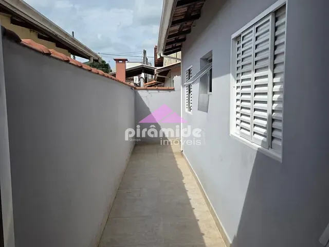 Casa com 124m² 3 quartos e 1 banheiro, à venda, no bairro Cidade Salvador em Jacareí