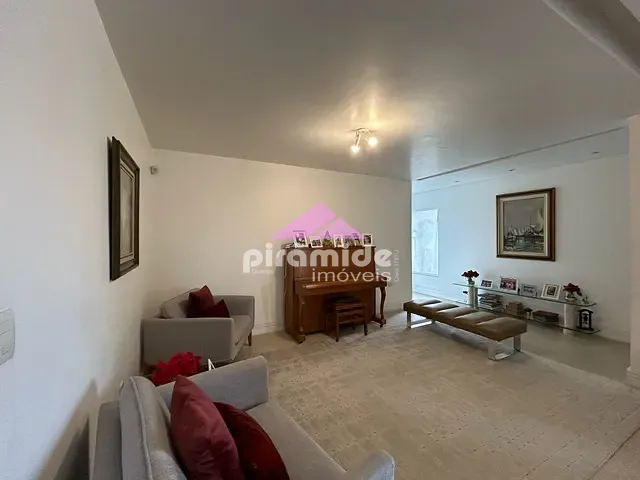 Casa com 313m² 6 quartos e 4 banheiros, à venda, no bairro Bosque dos Eucaliptos em São José dos Campos