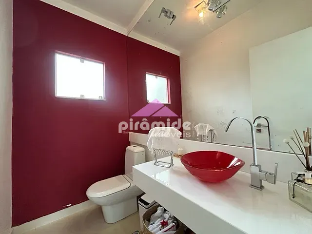 Casa com 313m² 6 quartos e 4 banheiros, à venda, no bairro Bosque dos Eucaliptos em São José dos Campos
