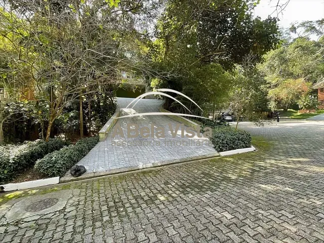 Casa com 1000m² 4 quartos e 7 banheiros, à venda, no bairro Altos de São Fernando em Jandira
