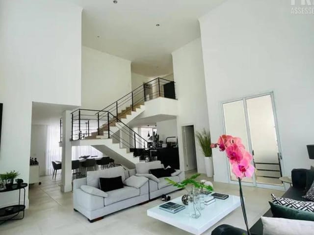 Casa com 686m² 3 quartos e 6 banheiros, à venda, no bairro Tamboré em Santana de Parnaíba