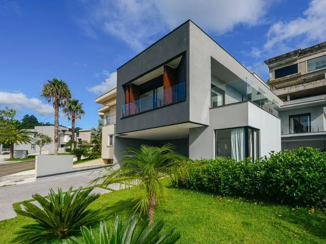 Casa com 512m² 5 quartos e 8 banheiros, à venda, no bairro Alphaville em Santana de Parnaíba