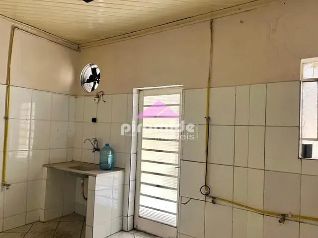 Ponto com 200m², à venda, no bairro Avareí em Jacareí