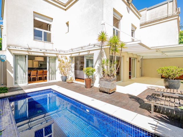 Casa com 450m² 5 quartos e 6 banheiros, à venda, no bairro Alto de Pinheiros em São Paulo