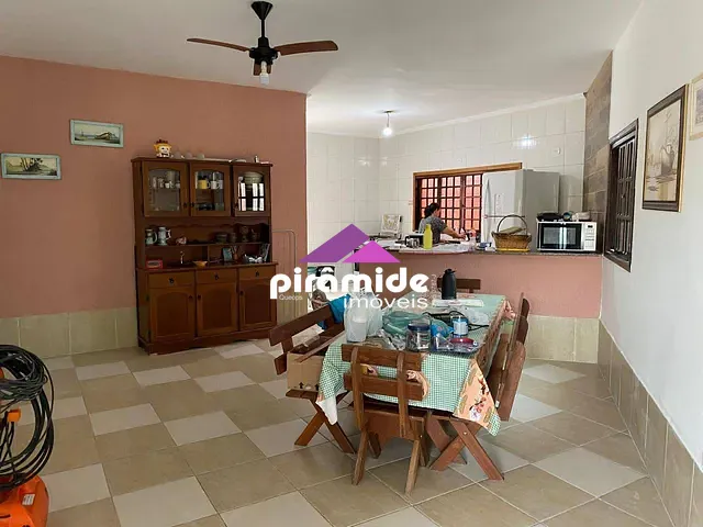 Casa com 392m² 3 quartos e 2 banheiros, à venda, no bairro Massaguaçu em Caraguatatuba