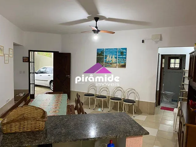 Casa com 392m² 3 quartos e 2 banheiros, à venda, no bairro Massaguaçu em Caraguatatuba