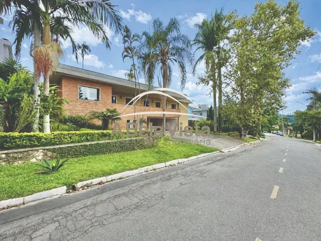 Casa com 1200m² 5 quartos e 6 banheiros, à venda, no bairro Nova Higienópolis em Jandira