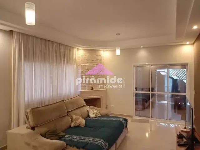 Casa com 270m² 4 quartos e 3 banheiros, à venda, no bairro Vila das Flores em São José dos Campos