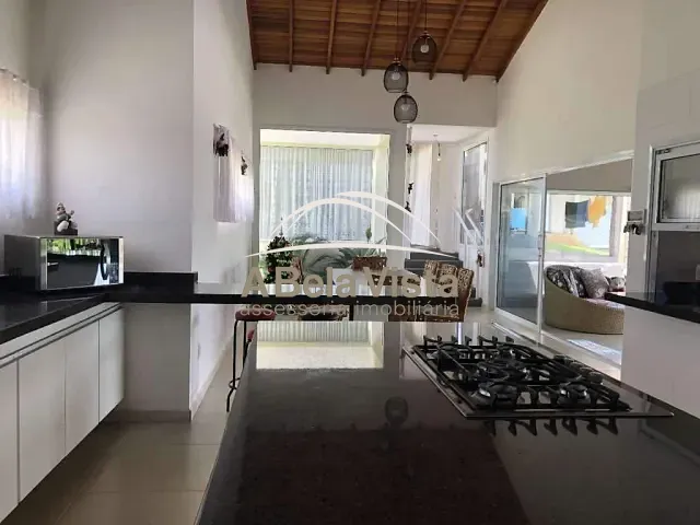 Casa com 2370m² 8 quartos e 10 banheiros, à venda, no bairro Tanque em Atibaia