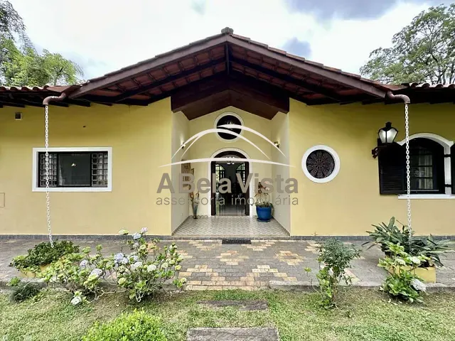 Casa com 2907m² 5 quartos e 8 banheiros, à venda, no bairro Chácaras do Refúgio-Granja Viana em Cotia