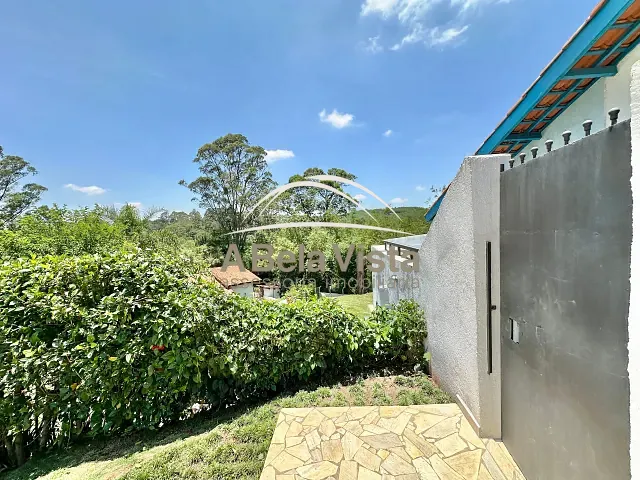 Casa com 1605m² 4 quartos e 4 banheiros, à venda, no bairro Chácaras do Refúgio-Granja Viana em Cotia