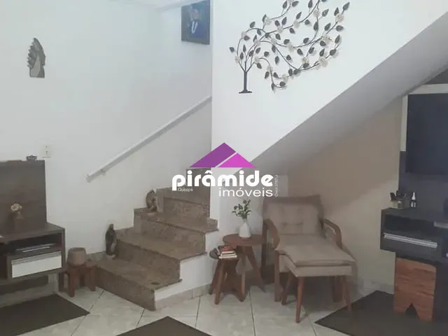 Casa 2 quartos e 2 banheiros, à venda, no bairro Jardim Califórnia em Jacareí