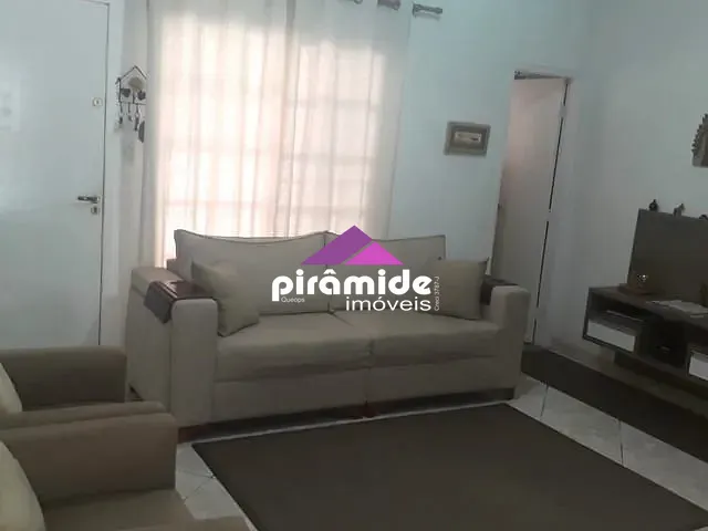 Casa 2 quartos e 2 banheiros, à venda, no bairro Jardim Califórnia em Jacareí