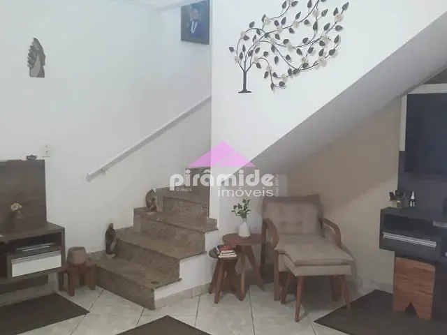 Casa 2 quartos e 2 banheiros, à venda, no bairro Jardim Califórnia em Jacareí