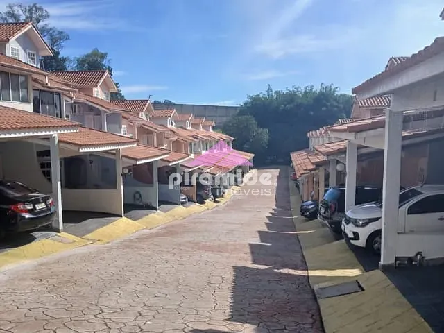 Casa 2 quartos e 2 banheiros, à venda, no bairro Jardim Califórnia em Jacareí