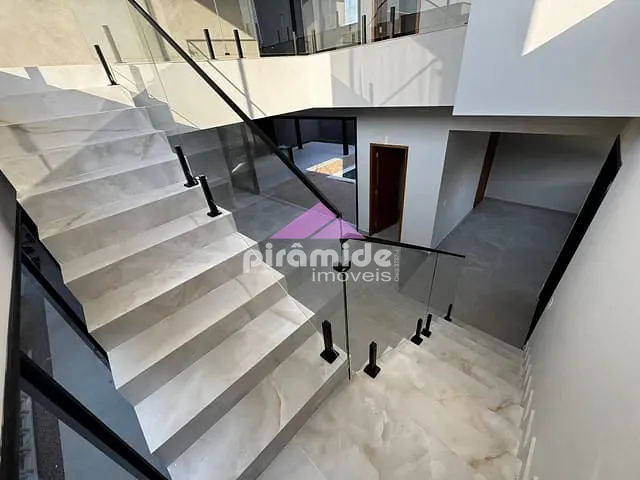 Casa com 279m² 4 quartos e 5 banheiros, à venda, no bairro Loteamento Floresta em São José dos Campos