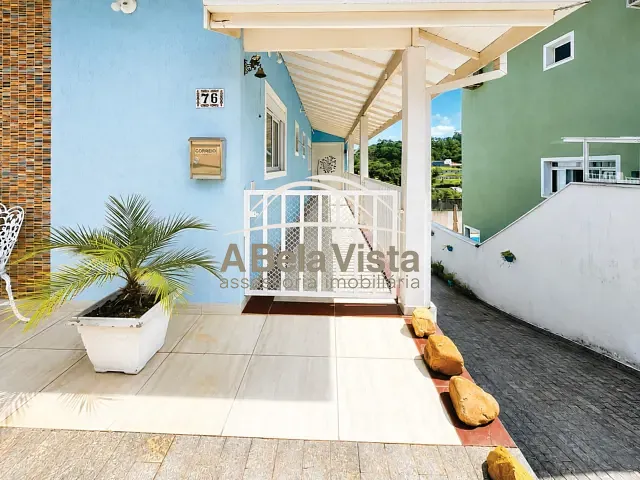 Casa com 369m² 4 quartos e 5 banheiros, à venda, no bairro Residencial dos Lagos em Cotia