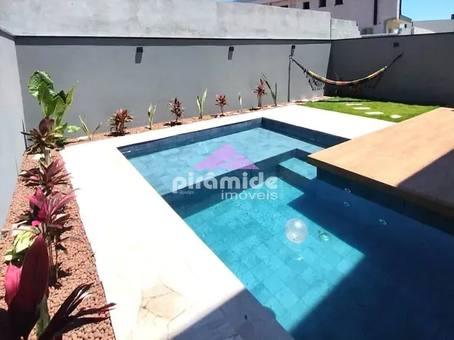 Casa 4 quartos e 3 banheiros, à venda, no bairro Urbanova em São José dos Campos