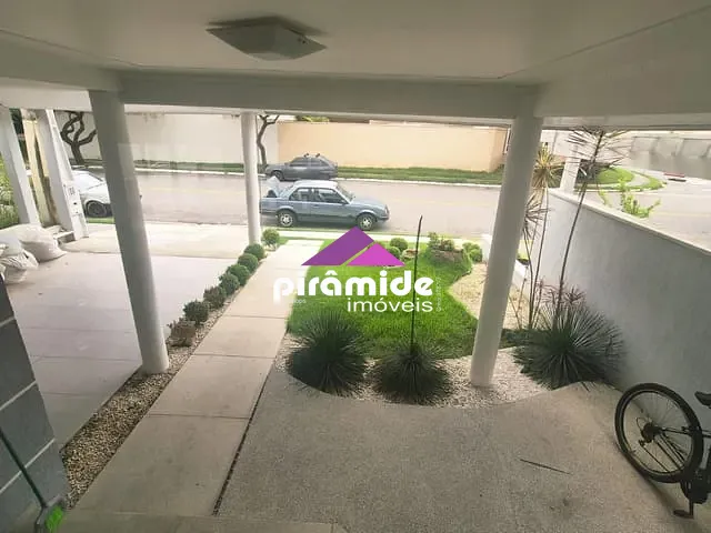 Casa com 300m² 3 quartos e 4 banheiros, à venda, no bairro Urbanova em São José dos Campos