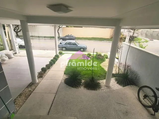 Casa com 300m² 3 quartos e 4 banheiros, à venda, no bairro Urbanova em São José dos Campos