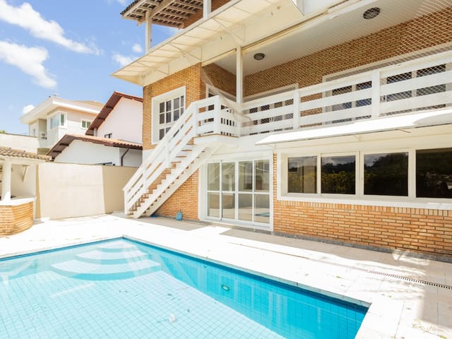 Casa com 450m² 4 quartos e 7 banheiros, à venda ou para alugar, no bairro Alphaville em Santana de Parnaíba